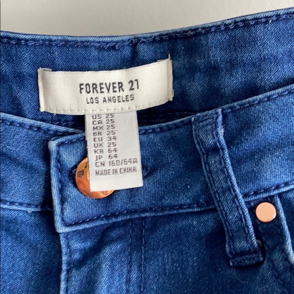 Forever21 mid-rise shorts, stretch indigo denim - Picture 4 of 4